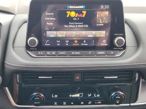 Certified 2022 Nissan Rogue SV FWD image 12