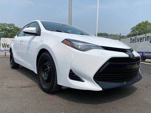 Used 2018 Toyota Corolla LE FWD image 27