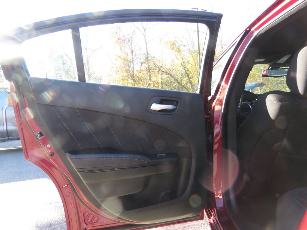 Used 2023 Dodge Charger SXT w/ Blacktop Package AWD/4WD image 18