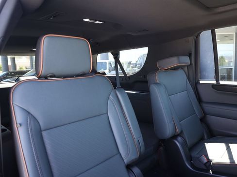 New 2026 GMC Yukon XL AT4 w/ AT4 Premium Plus Package AWD/4WD image 20