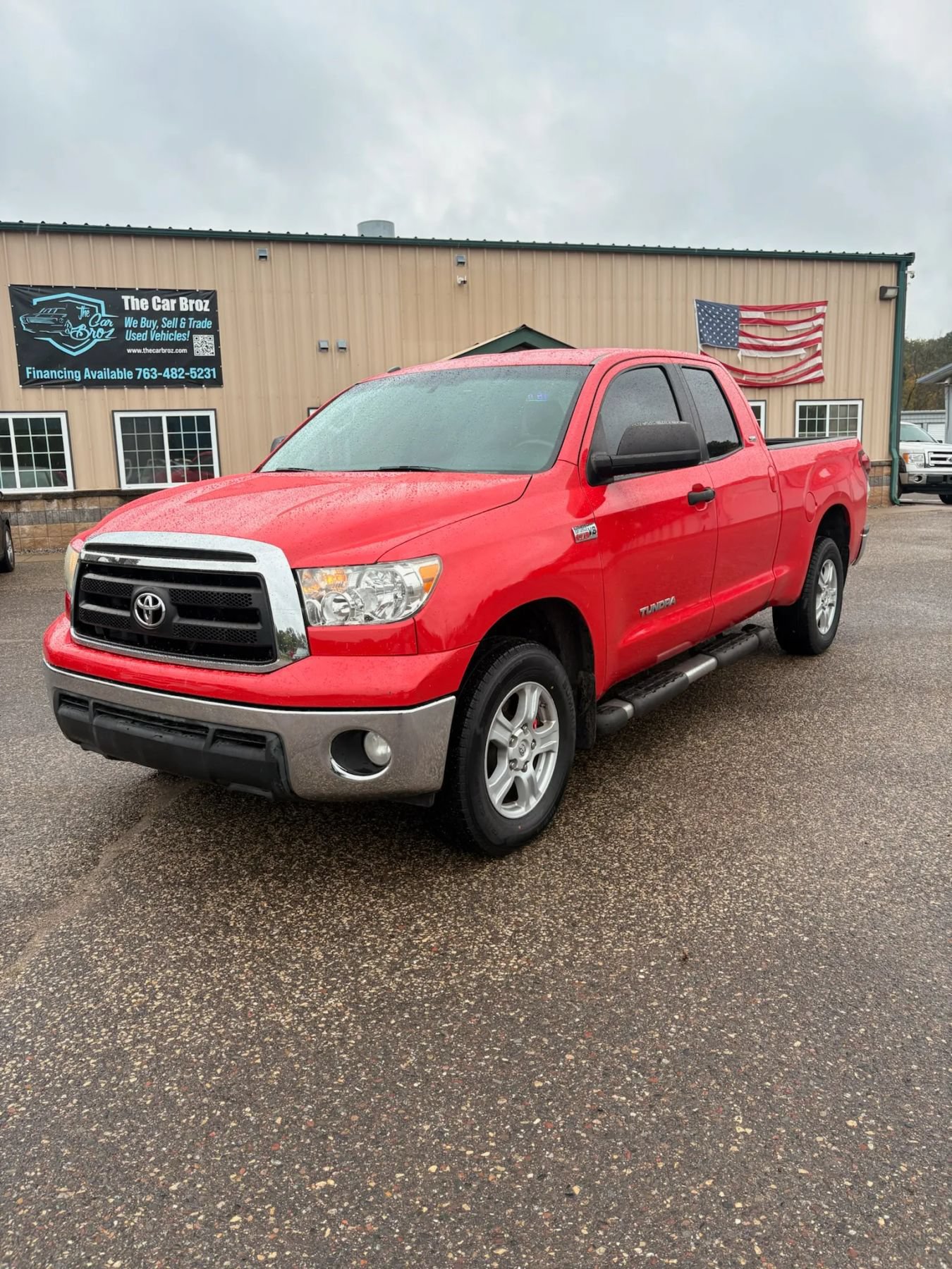 Used 2011 Toyota Tundra 4x4 Double Cab w/ SR5 Pkg image 1