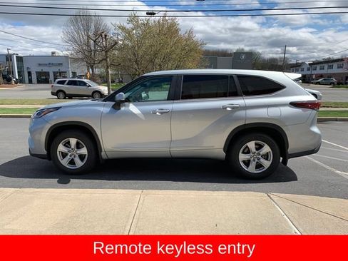 Certified 2025 Toyota Highlander LE AWD/4WD image 6