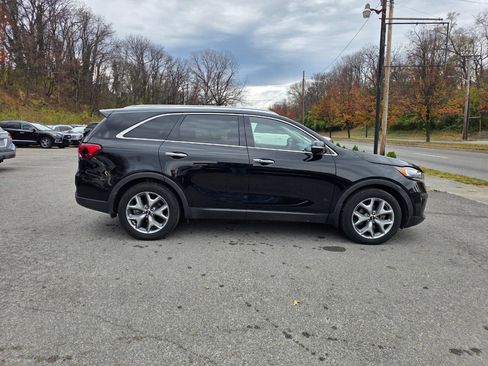 Used 2019 Kia Sorento EX image 4