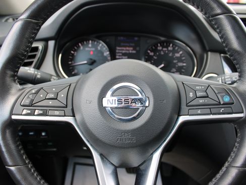 Used 2019 Nissan Rogue SV w/ Sun & Sound Touring Package AWD/4WD image 27