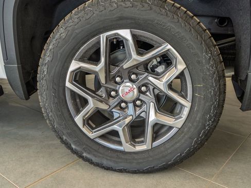 New 2025 GMC Sierra 1500 SLT w/ SLT Premium Plus Package image 16