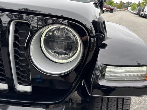 Used 2023 Jeep Wrangler Sahara w/ Cold Weather Group AWD/4WD image 6