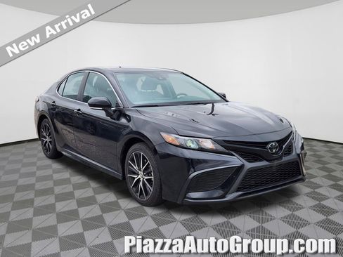 Used 2024 Toyota Camry SE w/ Convenience Package FWD image 1