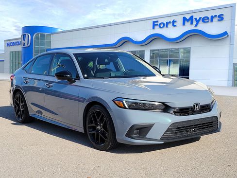 Used 2023 Honda Civic Sport image 1