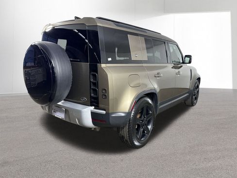 Used 2021 Land Rover Defender 110 SE image 34