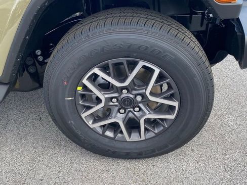 New 2026 Jeep Wrangler Unlimited Sahara AWD/4WD image 11