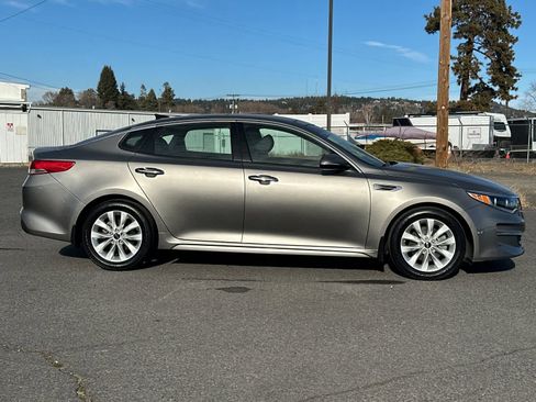 Used 2016 Kia Optima EX w/ Premium Package image 8