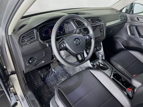 Used 2020 Volkswagen Tiguan SEL image 9