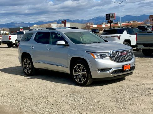 Used 2019 GMC Acadia Denali image 7