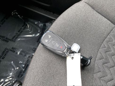 Used 2024 Chevrolet Equinox LT FWD image 11