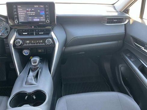Used 2021 Toyota Venza LE image 13