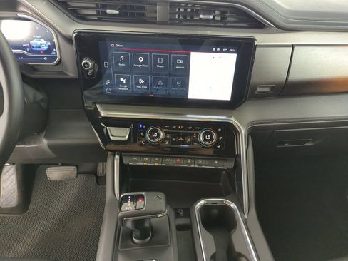 Used 2023 GMC Sierra 1500 Denali AWD/4WD image 23