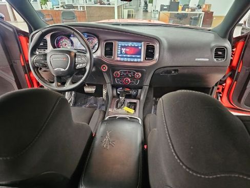 Used 2023 Dodge Charger GT w/ Technology Group image 9