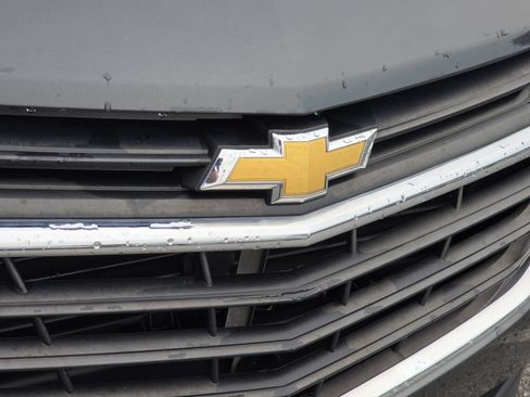 Used 2018 Chevrolet Equinox LT FWD image 6