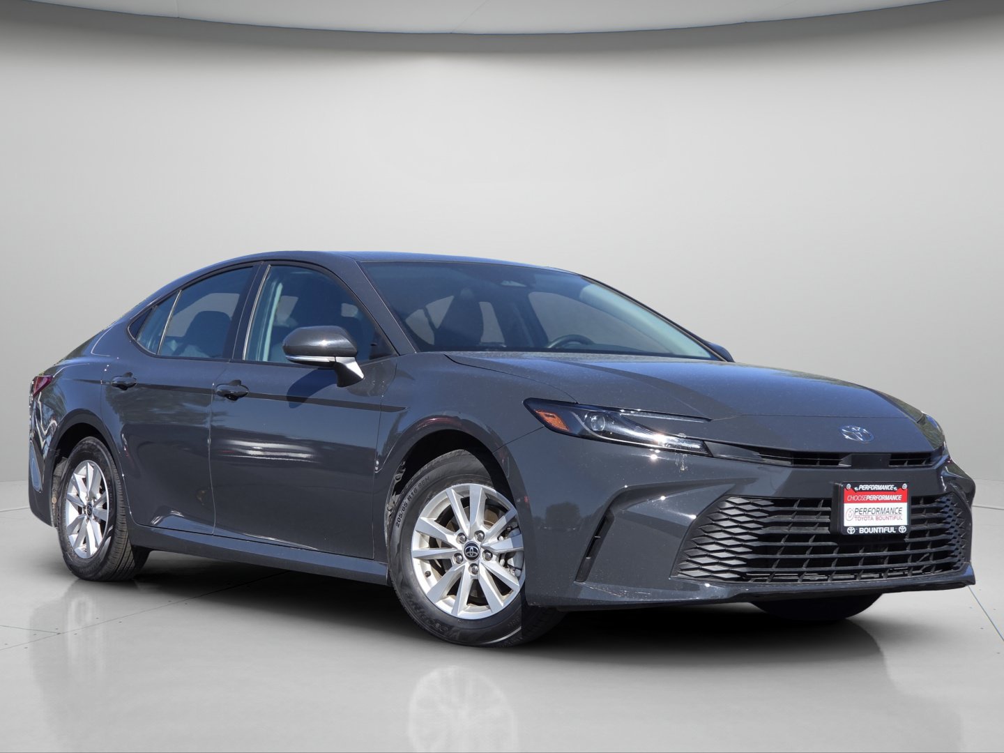 Used 2025 Toyota Camry LE FWD image 2