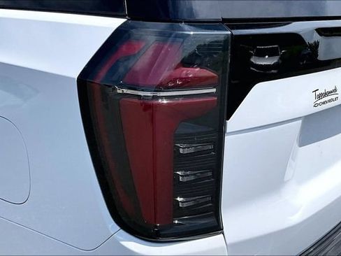 Used 2025 Chevrolet Suburban LT AWD/4WD image 23