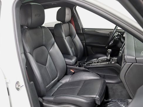 Used 2017 Porsche Macan GTS w/ Premium Package Plus AWD/4WD image 25