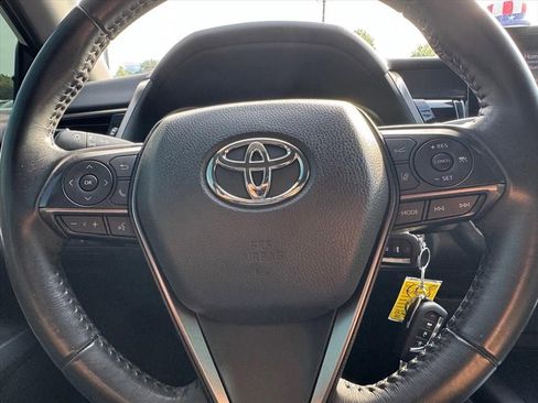 Used 2022 Toyota Camry SE FWD image 17