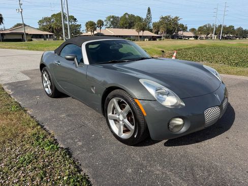 Used 2009 Pontiac Solstice Convertible w/ Preferred Package image 15