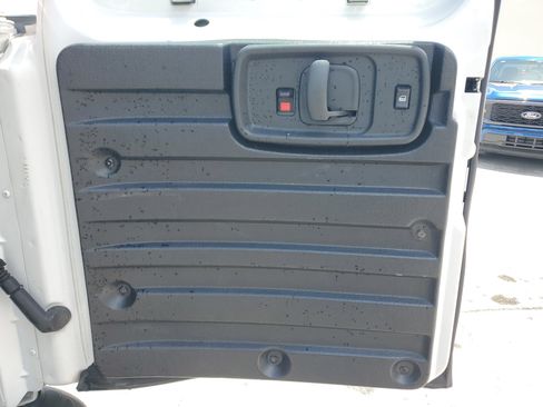 Used 2023 GMC Savana 2500 w/ Driver Convenience Package image 14