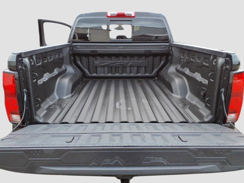 Certified 2024 Chevrolet Colorado ZR2 w/ ZR2 Convenience Package III image 17