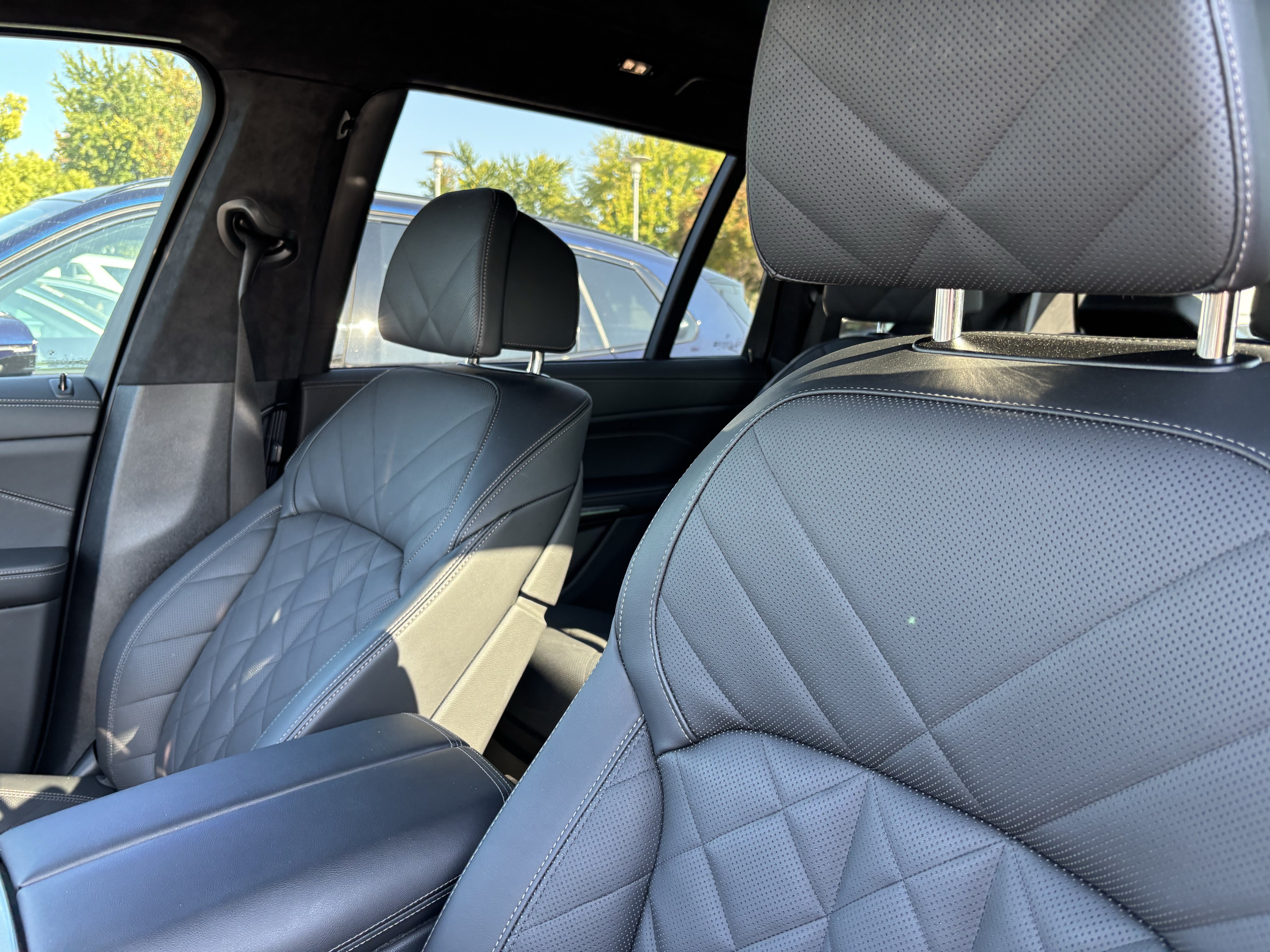 Certified 2025 BMW X7 xDrive40i w/ M Sport Package AWD/4WD image 17