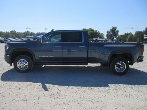 New 2026 GMC Sierra 3500 Denali Ultimate image 10