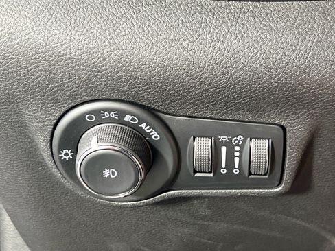 Used 2022 Jeep Compass Latitude AWD/4WD image 10