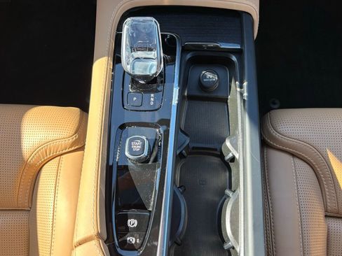 Certified 2024 Volvo XC90 T8 Ultimate w/ Protection Package Premier image 30