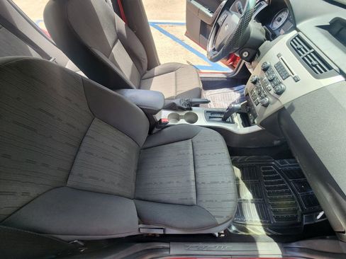 Used 2010 Ford Focus SE image 7