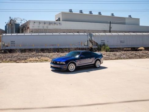 Used 2012 Ford Mustang GT Premium w/ Security Pkg RWD image 34