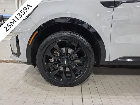 Used 2023 Kia Sorento SX image 26
