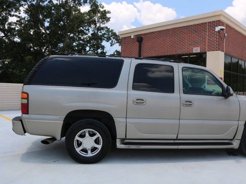 Used 2001 GMC Yukon XL Denali AWD/4WD image 47