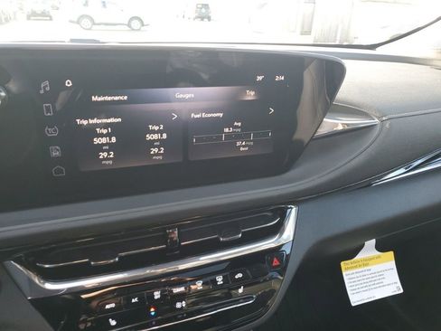 Used 2025 Buick Envista Avenir image 19