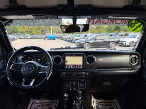 Used 2018 Jeep Wrangler Unlimited Sahara image 33