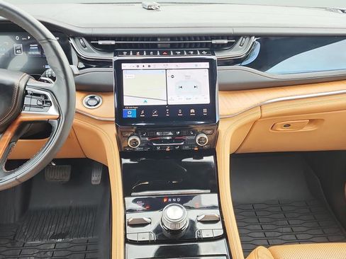 Used 2024 Jeep Grand Cherokee L Summit image 12