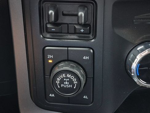 Used 2022 Ford F150 Lariat AWD/4WD image 31