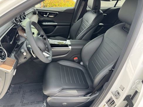 New 2025 Mercedes-Benz GLC 300 image 2