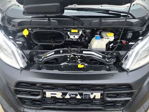 Used 2025 RAM ProMaster 2500 w/ Convenience Group image 15