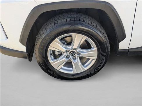 Used 2021 Toyota RAV4 XLE image 21