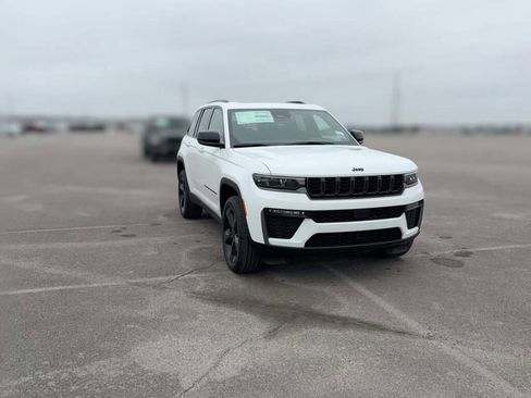 New 2026 Jeep Grand Cherokee Limited w/ Limited Altitude Package image 17