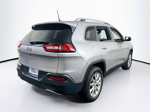 Used 2018 Jeep Cherokee Limited AWD/4WD image 5