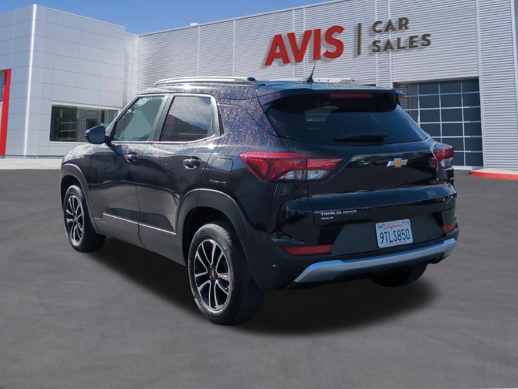Used 2025 Chevrolet TrailBlazer LT AWD/4WD image 9