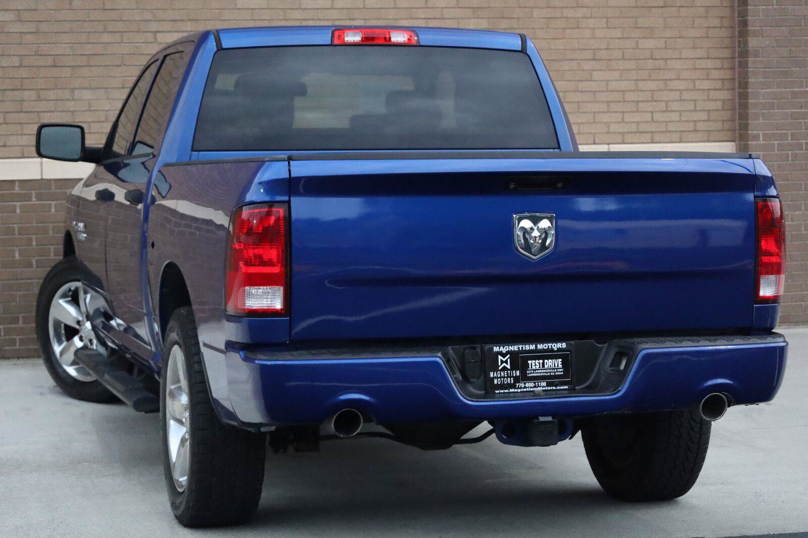 Used 2015 RAM 1500 Express RWD image 9