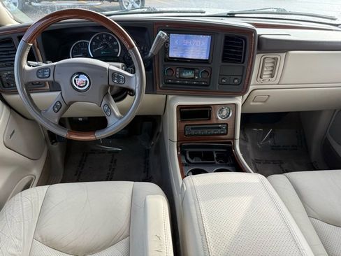 Used 2004 Cadillac Escalade AWD image 8