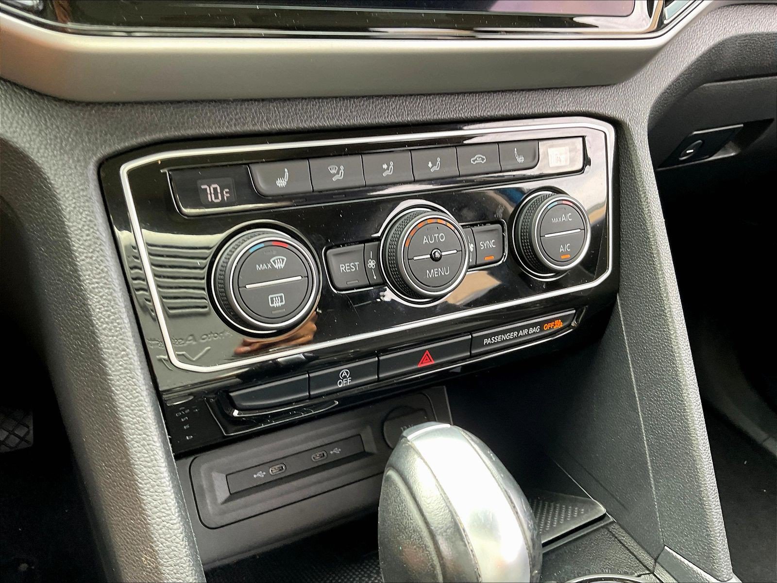 Used 2023 Volkswagen Atlas SE w/ Panoramic Sunroof Package FWD image 15